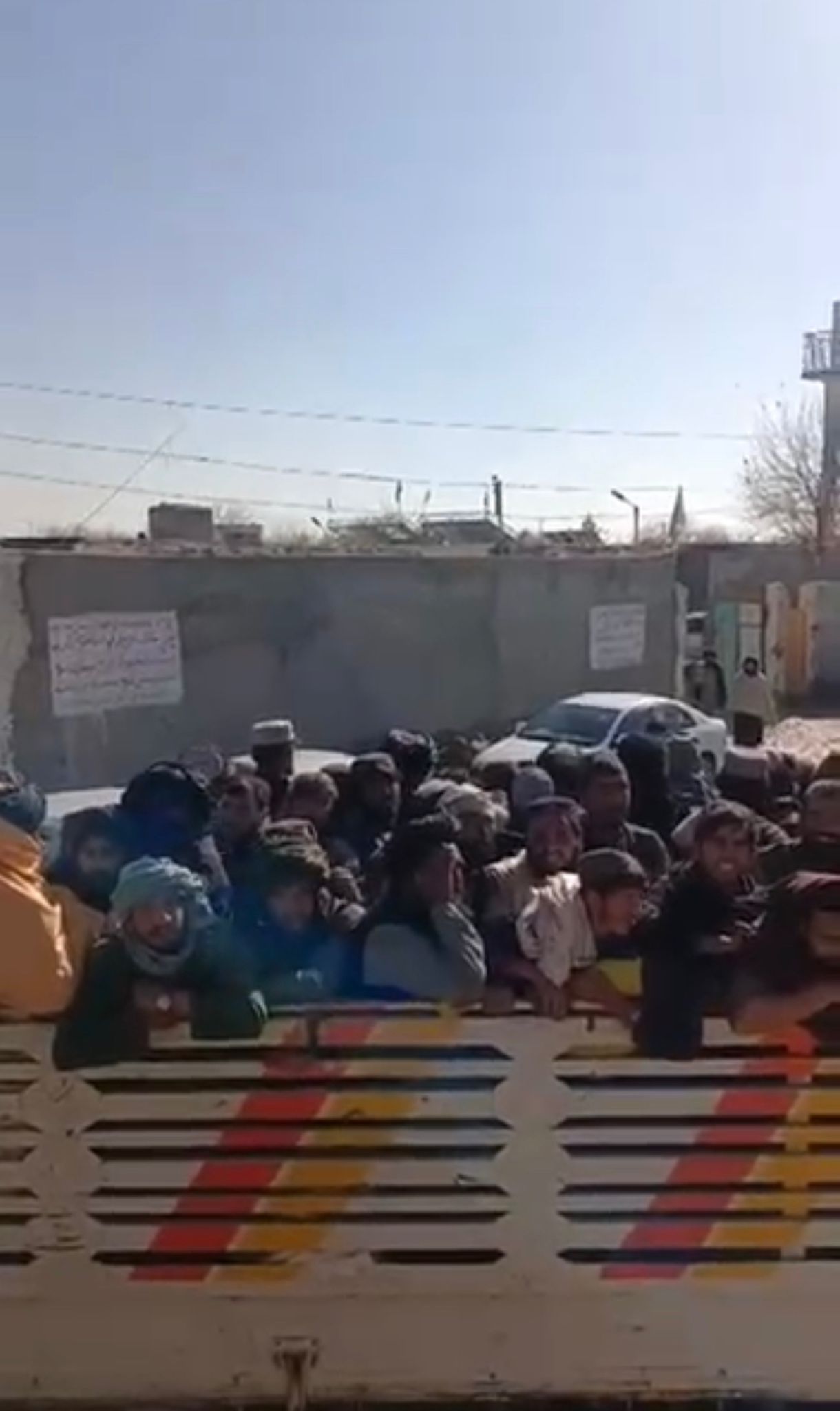 طالبانو په هلمند کې د نشه‌يي توکو یوه کارخونه کشف او په تړاو یې ۲۰ کسان نیولي