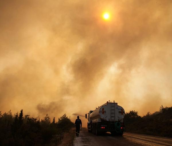 صدها هکتار از جنگل‌های شهرهای هاتای، چاناک‌قلعه، مرسین و آدانا ترکیه در آتش سوخت 