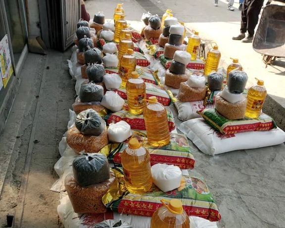 شبکه مشارکت سیاسی زنان افغانستان به فقیران مواد غذایی کمک کرد