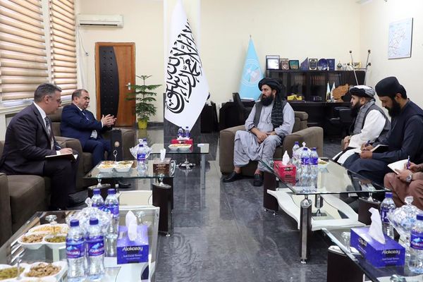 کابل کې د اذربایجان سفیر د طالبانو د ټرانسپورټ او هوایي چلند له وزیر کتلي دي