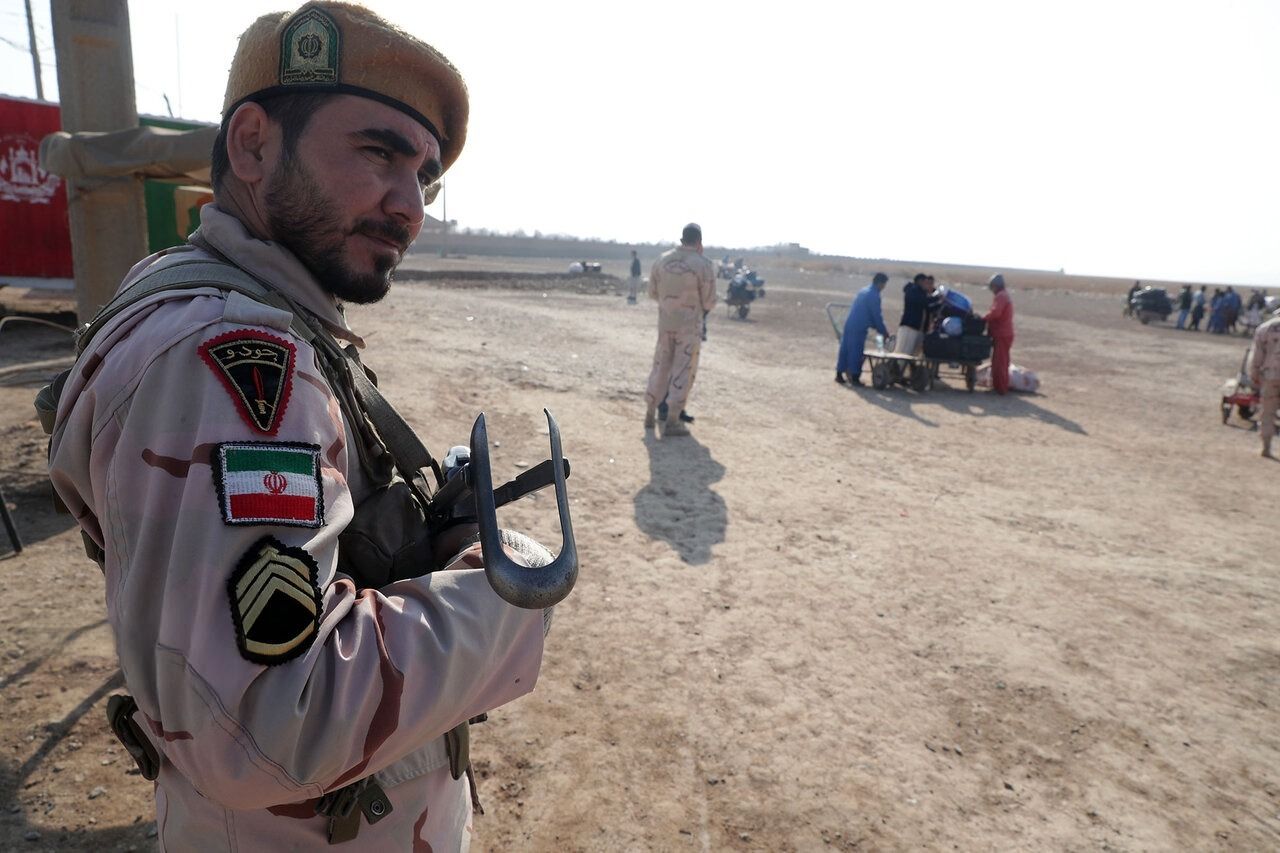ایراني چارواکي: ایران ته له غیر قانوني لارو د تلونکو افغانانو شمېر دوه برابره ډېر شوی