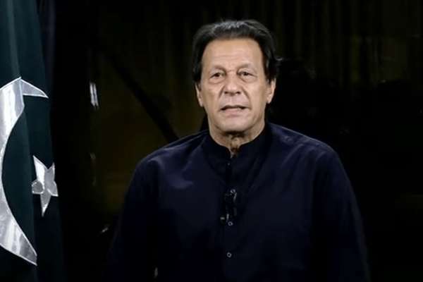 عمران خان د اڅکزي په مشرۍ افغانستان ته د سولې پلاوي استولو وړاندیز کړی