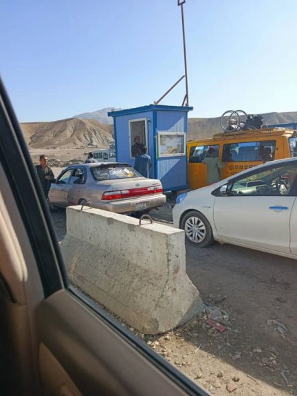 موټرچلوونکي: طالبان د کابل - جلال اباد پر لار د هر موټر پر سر د سړک جوړونې په نوم باج اخلي