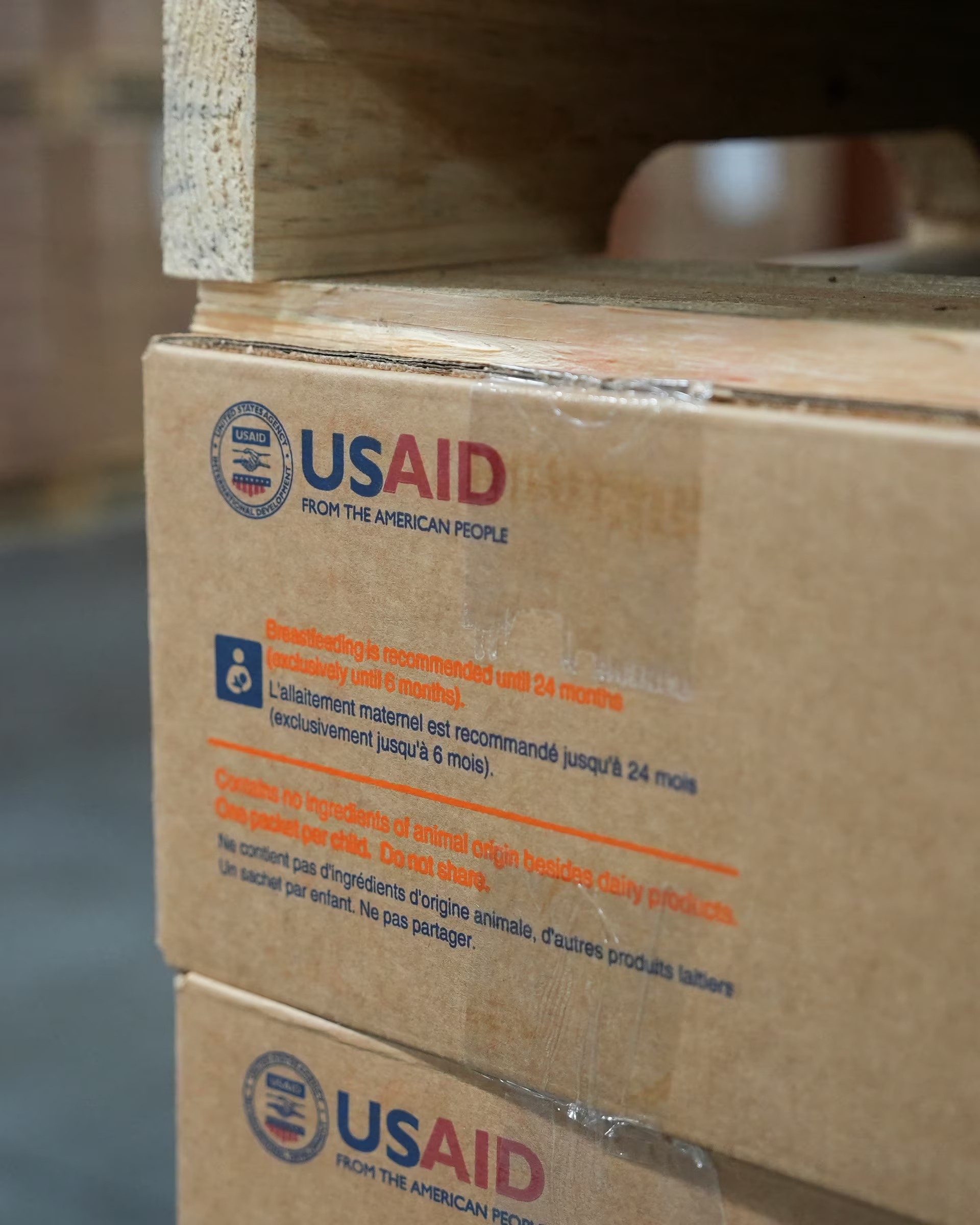 د ټرمپ اداره د افغان او پاکستاني ماشومانو لپاره د ۸۰۰ زره ډالرو خوراکي توکي سوځوي