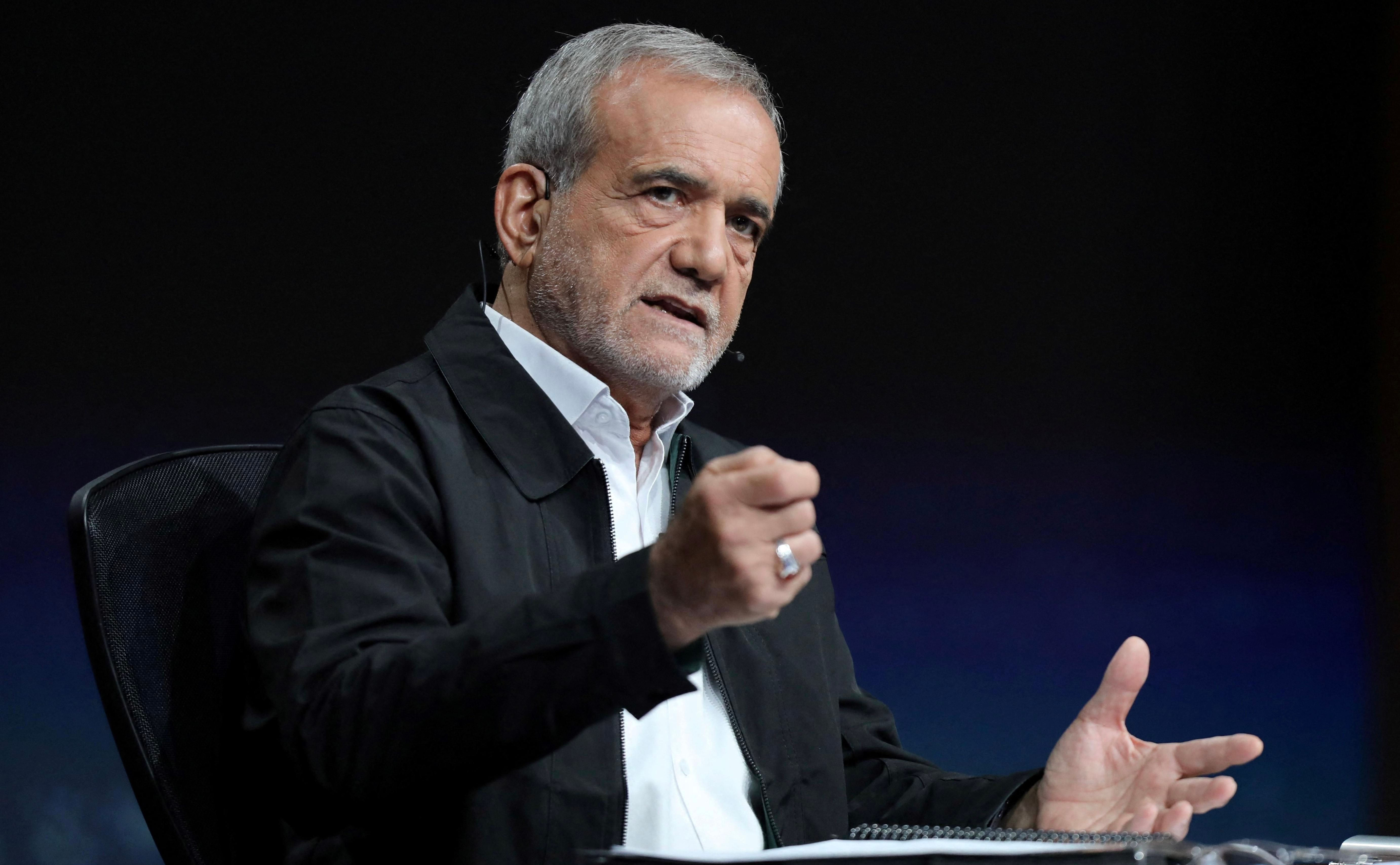 د ایران پاڅون؛ ولسمشر پزشکیان وروستیو لاریونونو کې د ۳ زره کسانو وژنه تایید کړه