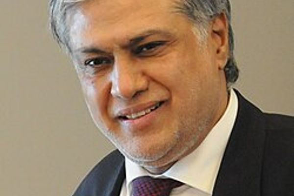 اسحاق ډار: کابل کې یوه پیاله چای د پاکستان لپاره ډېره قیمته تمامه شوه