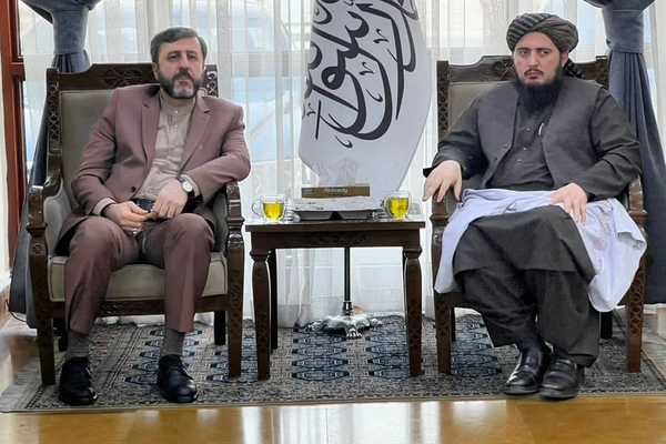 نائب وزير الخارجية الإيراني يزور كابل لبحث التعاون الحدودي وقضايا المياه