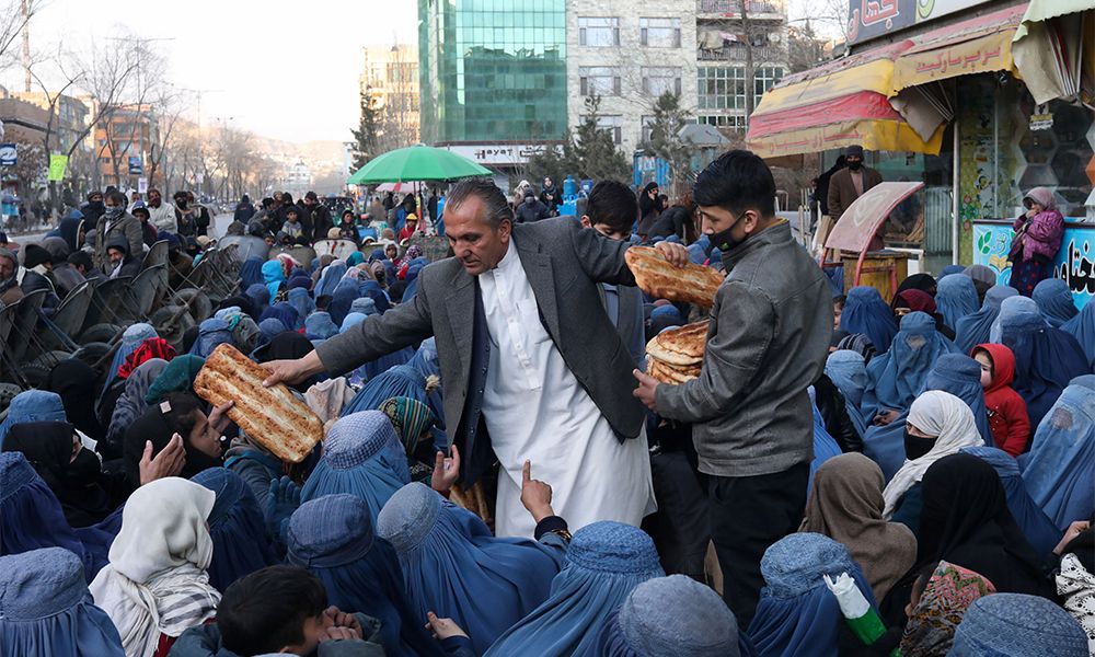 د خوړو نړیوال پروګرام: د بشري مرستو د کمېدو له امله ۹۰ سلنه افغانان کافي خواړه نه لري