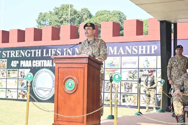 Pakistan Army Chief Vows To Continue Operations Against Afghan Taliban