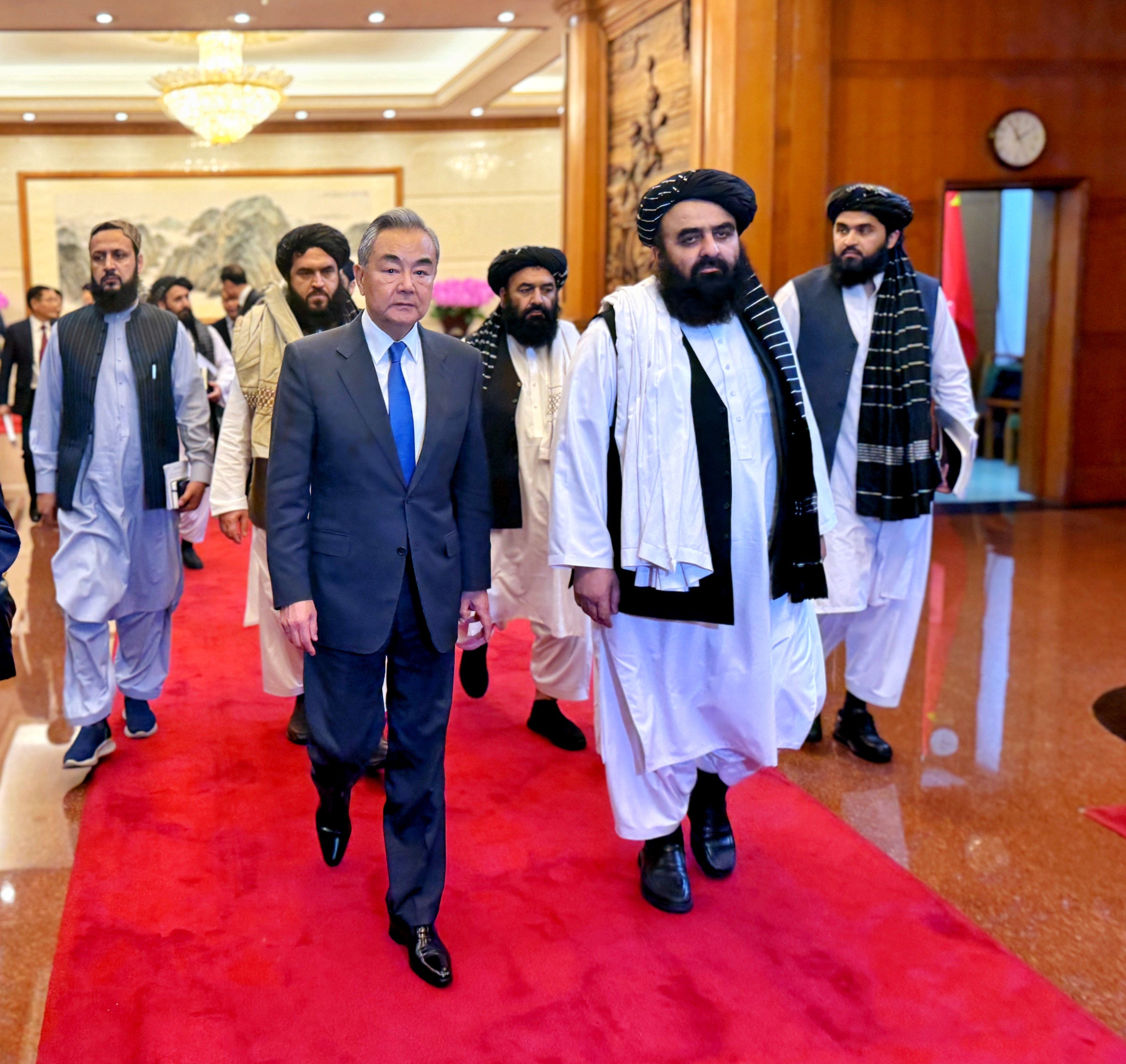 د چین د بهرنیو چارو وزیر: چین په افغانستان کې د نفوذ سیمې په لټه کې نه دی