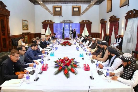 د اسحاق ډار په مشرۍ پلاوی له طالب چارواکو سره