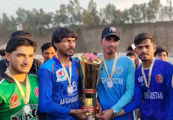 په ننګرهار کې د ټيپ‌بال کرېکټ سوپرلیګ سیالۍ د کټه‌پور لوبډلې په اتلولۍ سره پای ته ورسېدې