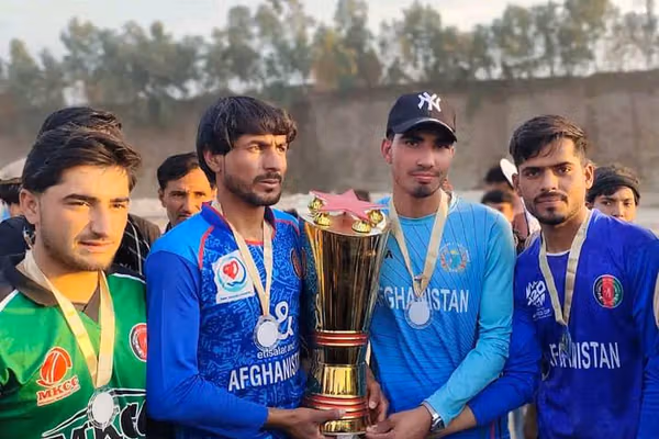 په ننګرهار کې د ټيپبال کرېکټ سوپرلیګ سیالۍ د کټهپور لوبډلې په اتلولۍ سره پای ته ورسېدې