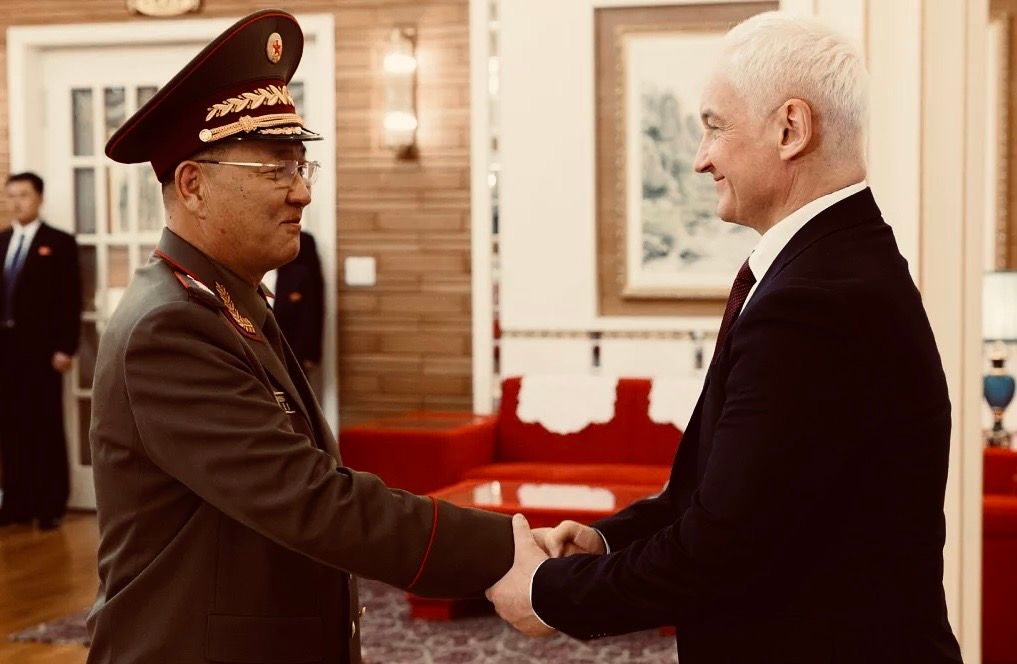 د روسې او شمالي‌کوریا د دفاع وزیرانو د پوځي همکاریو د پراخولو په موخه سره لیدلي