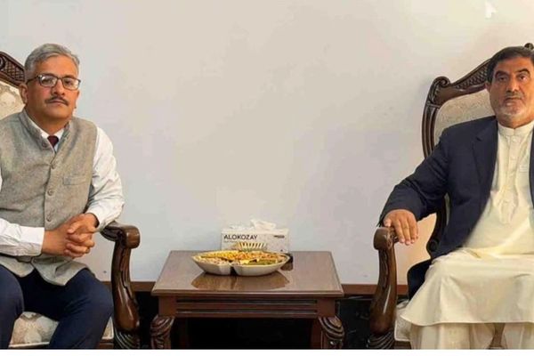 د افغانستان د سوداګرۍ خونې مشر د هند او قزاقستان له سفیرانو سره لیدلي