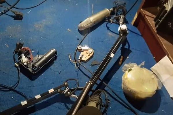 عفو بینالملل: لغو مجوز نهادها بخشی از حمله بیامان طالبان به آزادی رسانهها است