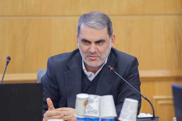 مقام ایرانی: در دو سال گذشته بیش از هزار شرکت و کارآفرین افغان ایران را ترک کردند