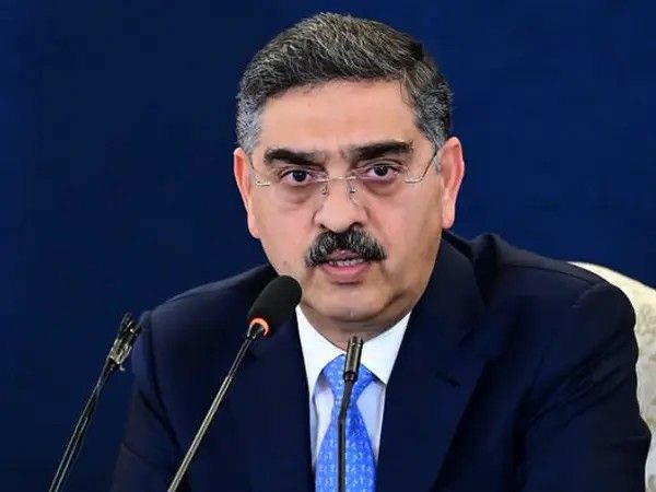 انوارالحق کاکر به طالبان: اگر پاکستان از داعش حمایت کند، واکنش شما چه خواهد بود؟