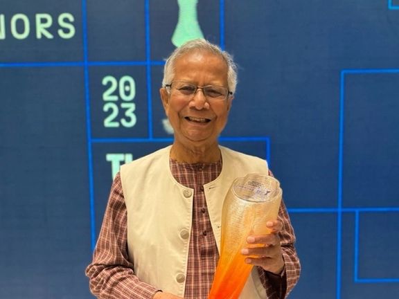 دانشجویان بنگلادشی محمد یونس برنده جایزه نوبل را برای رهبری حکومت موقت پیشنهاد کردند