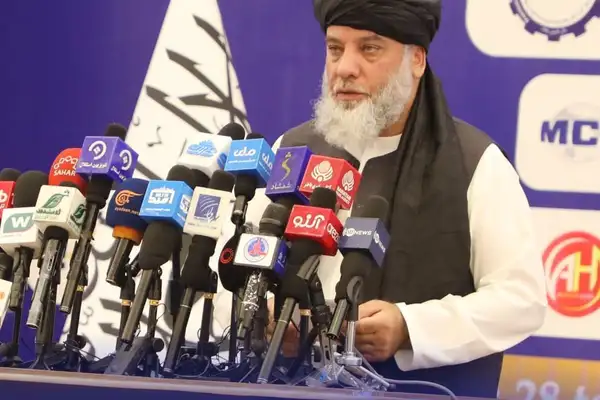 د طالبانو وزیر: د قاچاقبرانو ناوړه ګټې اخېستنې د افغان صادراتو ارزښت له منځه وړی