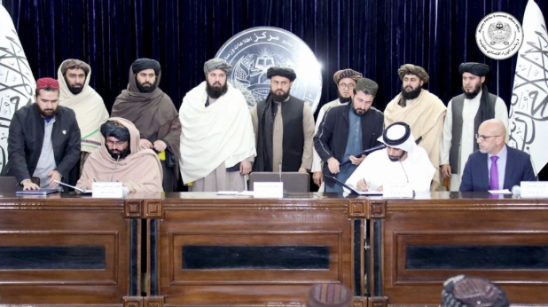 «توقيع عقد طالبان مع شركة «دي بي وورلد