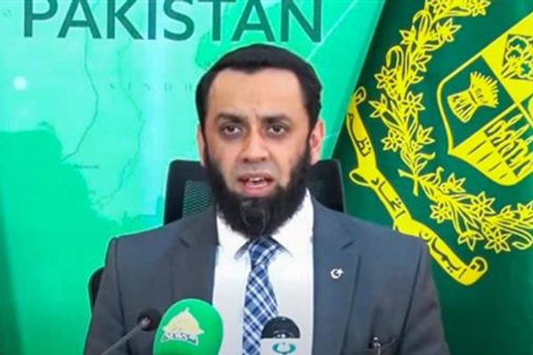 د پاکستان د اطلاعاتو وزیر افغان طالبان د ترهګرو ډلو په ملاتړ تورن کړي