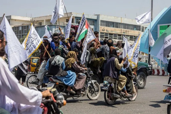 له دننه د یوه ځواک د زوال نښې؛ د کابل تر سقوط وروسته د طالبانو د کورني اختلافاتو روایت