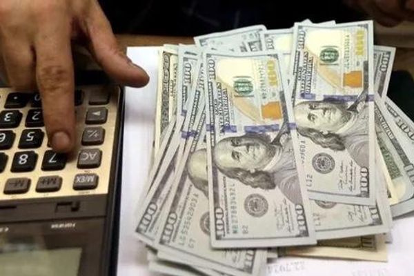 طالبان ۴۰ نفر را به اتهام قاچاق دالر و آثار باستانی بازداشت کرد