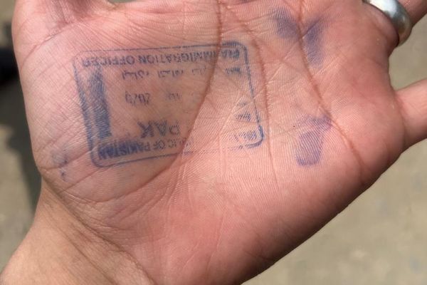 Arrests Of Afghans In Pakistan Rise Elevenfold, Says UNHCR