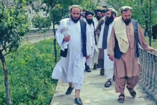 Taliban Army Chief Seeks To Bring Dissident Commander To Kabul