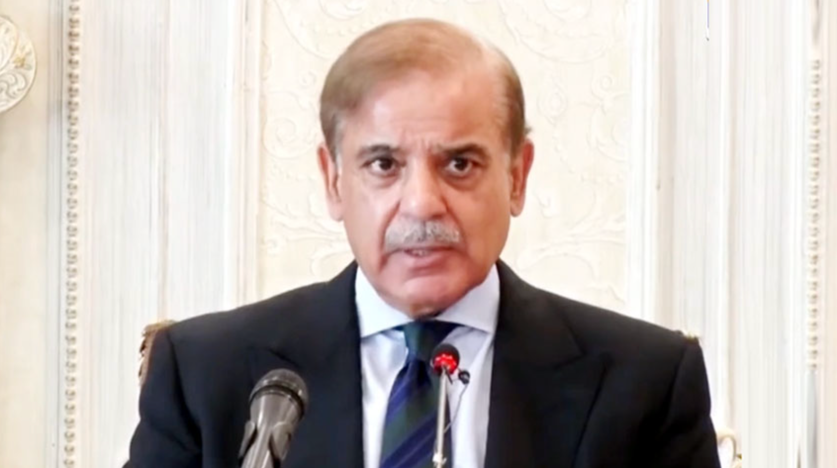 د پاکستان لومړي وزیر په بشکیك كې د پاكستاني زده کوونکو پر وضعیت اندېښنه څرګنده كړې