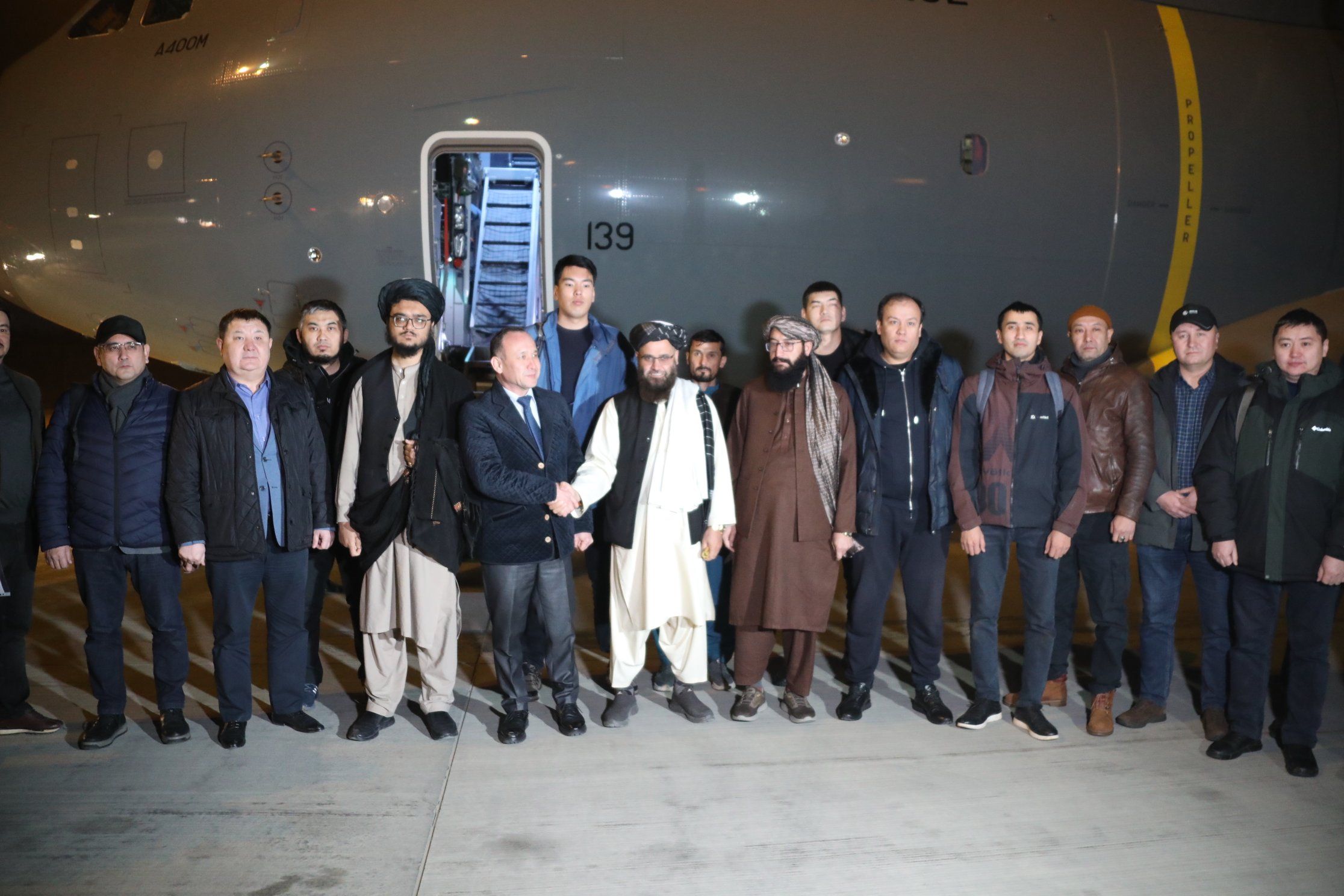  د قزاقستان بشري مرستې افغانستان ته ورسیدې