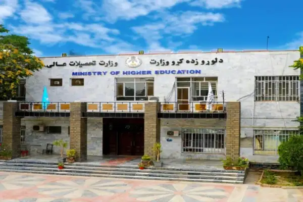 «دیدگاههای طالبان در نصاب تحصیلی به دانشجویان تدریس میشود»