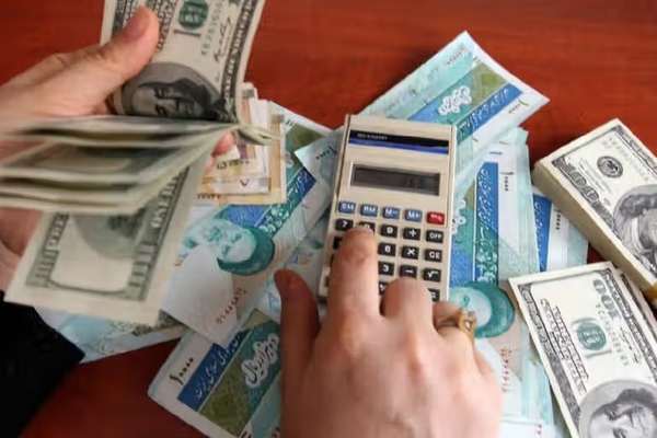 یک دالر به ۲ میلیون ریال ایرانی رسید