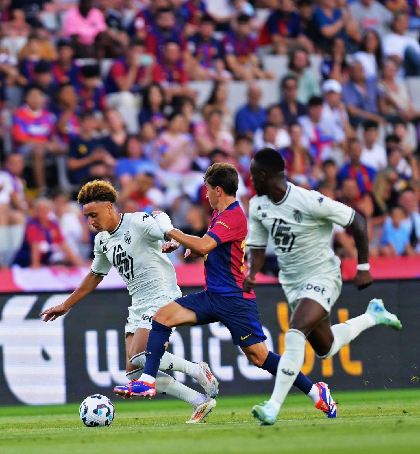 بارسا ٠-٣ موناکو؛ شاگردان فلیک در فاصله ٥ روز مانده به لالیگا طرفداران خود را ناامید کردند