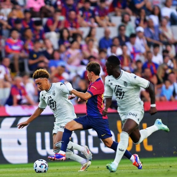 بارسا ٠-٣ موناکو؛ شاگردان فلیک در فاصله ٥ روز مانده به لالیگا طرفداران خود را ناامید کردند