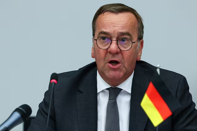 د جرمني دفاع وزیر د وسلو د مرستې په تړاو د خبرو لپاره اوکراین ته تللی