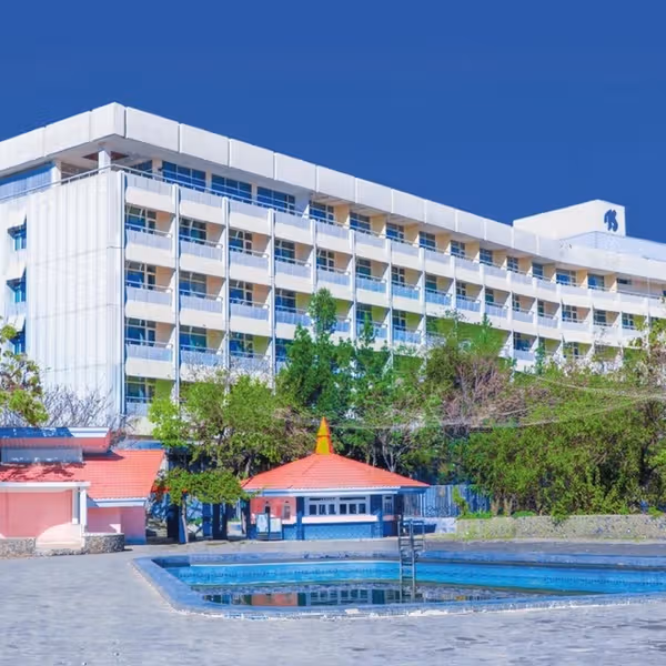 'بهترین هوتل کابل'؛ شاهد اشکها و لبخندها بر فراز باغبالا