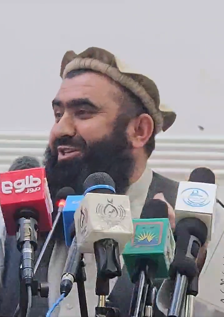 د طالبانو د هلمند والي وايي د پاکستان بریدونو «د مخالفانو برېتونه هم غوړ» کړل