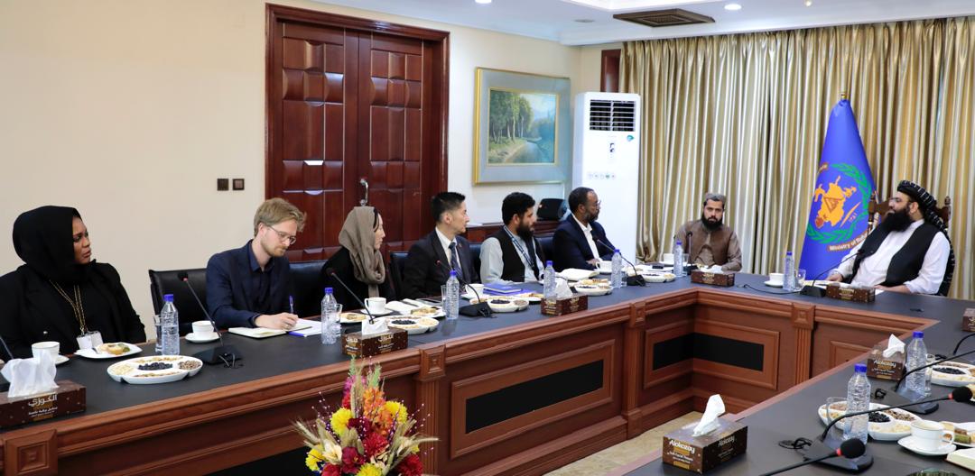 وزیر مهاجرین طالبان از افزایش مشکلات مهاجران در زمستان پیش‌رو هشدار داد