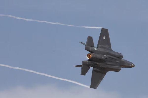 ټرمپ اعلان وکړ، چې امریکا پر سعودي عربستان د F-35 جنګي الوتکې پلوري