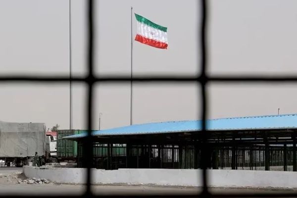 پولیسو په قزوین کې ۵۵۰ افغان کډوال نیولي دي