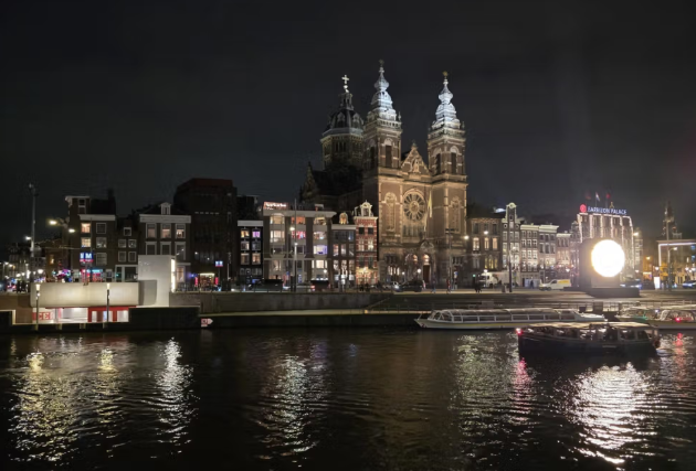 وزير الهجرة الهولندي: رفض طلبات لجوء النساء الأفغانيات مبرر