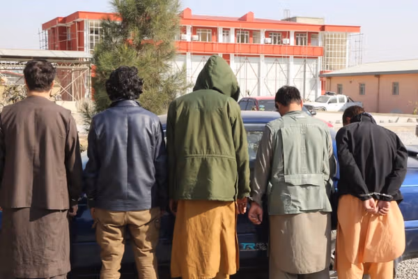 طالبانو په پنځو ولایتونو کې د «غلا، قاچاق او قتل» په تور ۲۲ کسان نیولي دي