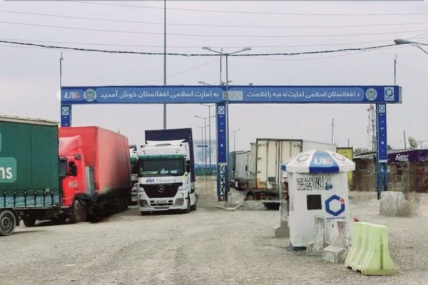 طالبان: السماح لسائقي الشاحنات الإيرانية بدخول أفغانستان دون تأشيرات
