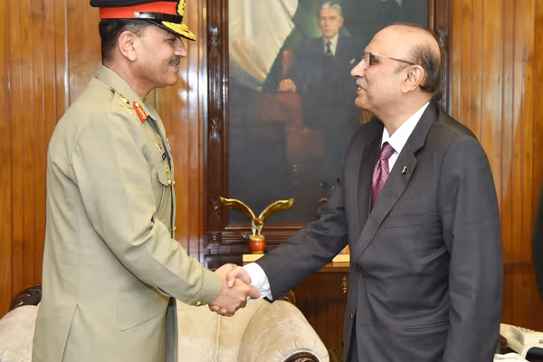 عاصم منیر با حفظ سمت رئیس نیروهای دفاعی پاکستان شد