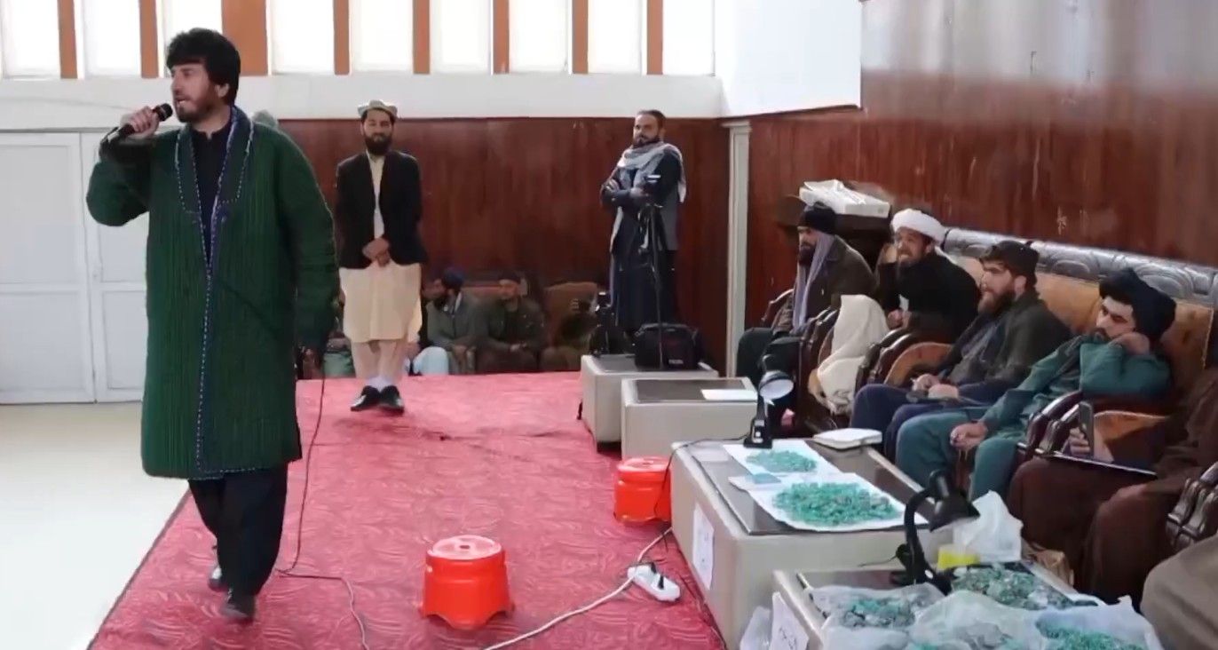 طالبان در حال برگزاری مزایده برای فروش زمرد در پنجشیر