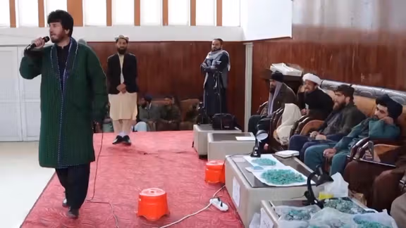 طالبان در حال برگزاری مزایده برای فروش زمرد در پنجشیر