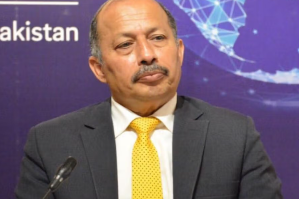 سفير باكستاني سابق: إذا أطاح الأفغان بطالبان فإسلام آباد ستعترف بالحكومة الجديدة