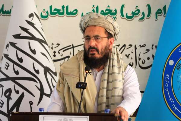 د حقاني په مشرۍ د فساد د مخنیوي کمېټه؛ عمري وايي طالبان له فساده پاک دي